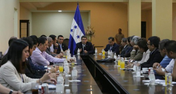 La Iglesia y universidades dan su respaldo al diálogo