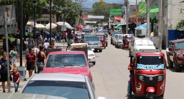 Compras navideñas y de fin de año reactivan economía en el Valle de Sula