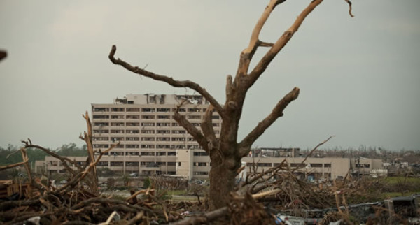 Tornado arrasa Missouri y deja al menos 116 muertos