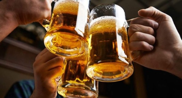 Invitado apuñala al novio de una boda en Bélgica porque no le daban más cerveza