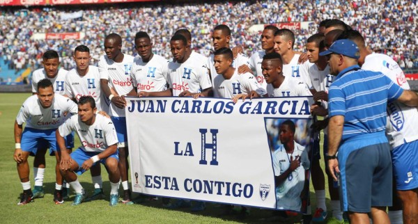 La Bicolor le dio un homenaje a Juan Carlos García