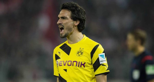 Hummels rechaza oferta del United y seguirá en el Dortmund