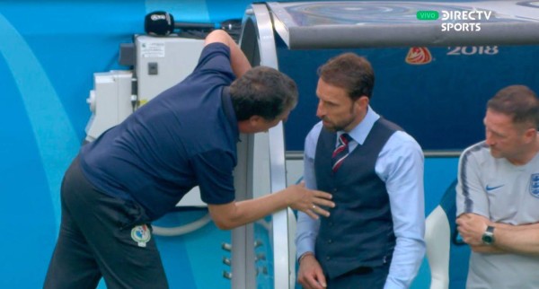 Insólito: Bolillo Gómez suplica piedad al entrenador de Inglaterra