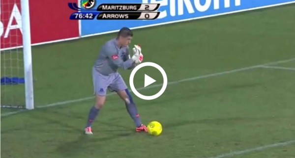 VIDEO: El portero más provocador del mundo