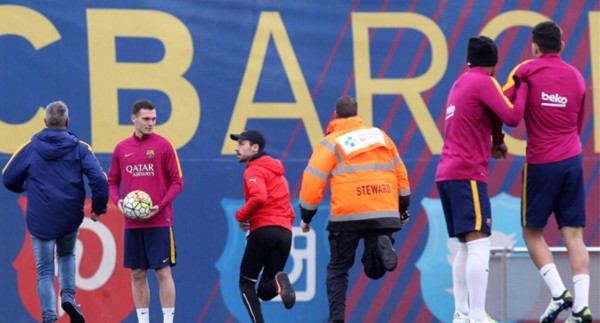 Otro aficionado se metió en las prácticas del Barcelona