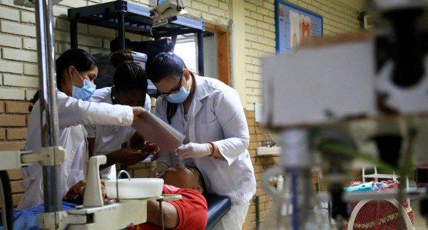 Odontología en la Unah-vs urge de material para atención