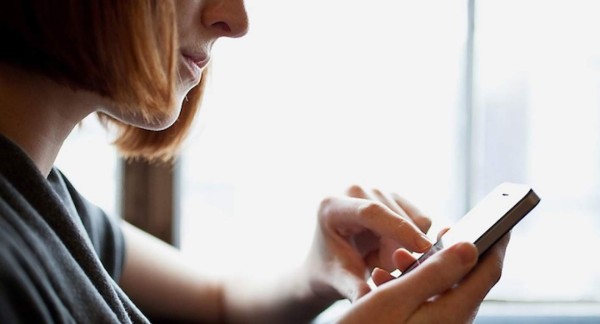 Crearán accesorio para analizar sangre con teléfonos móviles