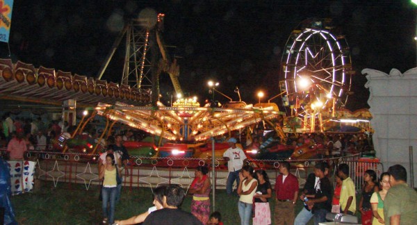 Porteños preparan la Noche Veneciana