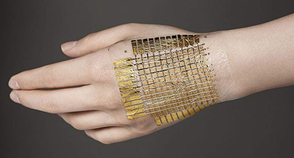 Una nueva piel artificial permite 'sentir' el calor y la presión a la vez