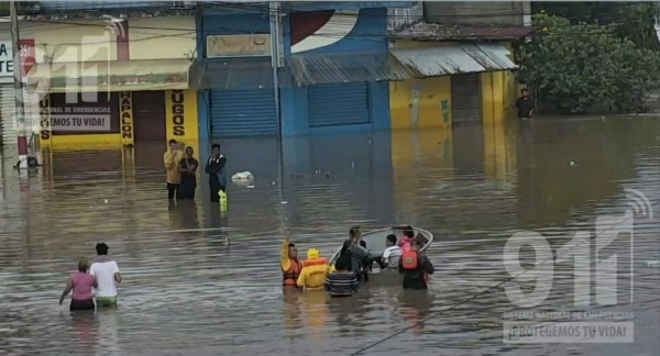 Intensifican labores de rescate de damnificados de Eta en Honduras