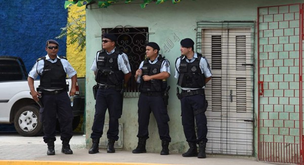 Conmoción por asesinato a golpes de hombre que defendió a travesti en Brasil