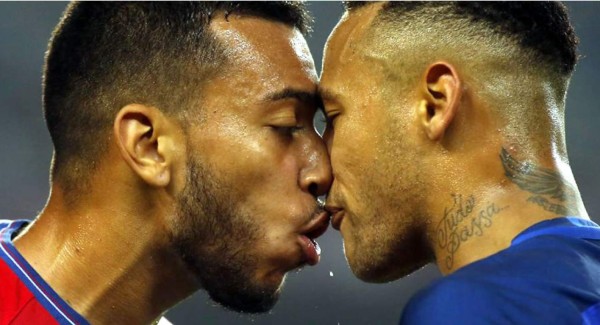 Neymar insulta a jugador del Granada y luego se pelean en el túnel de vestuarios