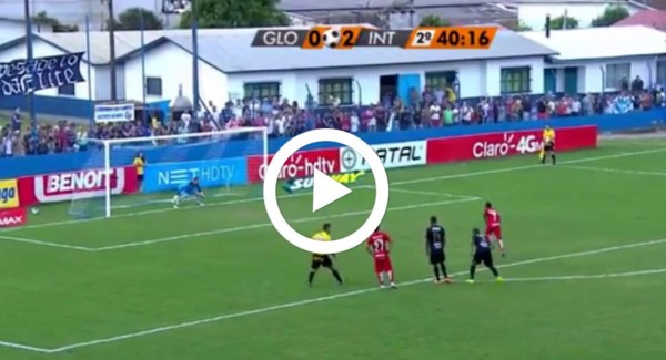 VIDEO: El penal más raro de la historia