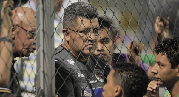 Marathón sin cuerpo técnico en su primer juego del Apertura