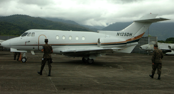 Hondureño reclama jet sin plan de vuelo que aterrizó en La Ceiba