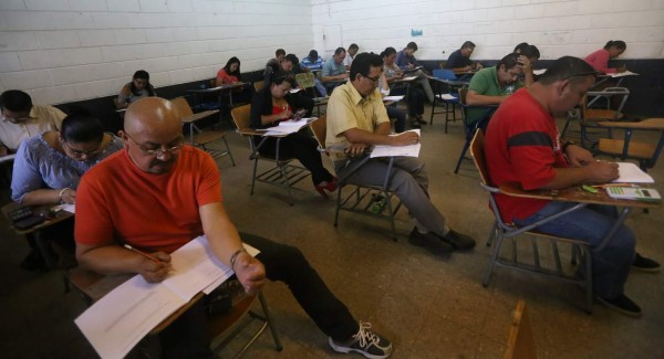 Más de 600 maestros miden su conocimiento en matemáticas