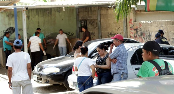 Acribillan a taxista dentro de un carwash