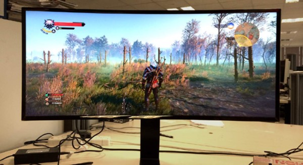 La jugada de Samsung para popularizar el monitor curvo