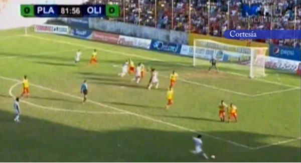 VIDEO: El pésimo tiro libre 'Rambo' de León ante Olimpia