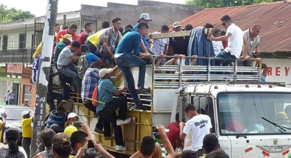 Hasta 'pailiando' se traslada la afición del Social Sol a SPS