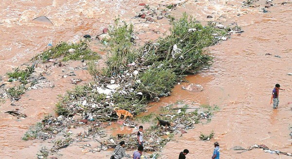 Lanzan otro cadáver descuartizado en río de Tegucigalpa