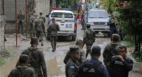Dos muertos en tiroteo entre policías y pandilleros en Chamelecón