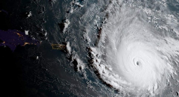 Video: Captan espeluznante rostro del huracán Irma