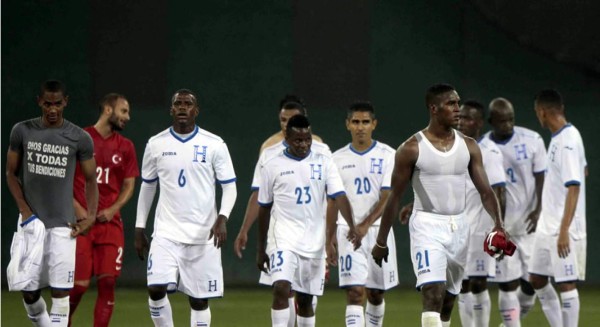 Honduras comienza con el pie izquierdo su camino hacia Brasil
