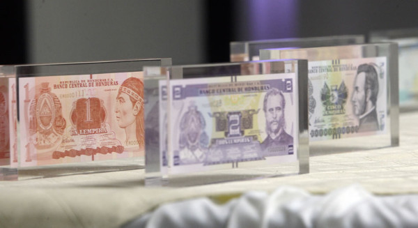 Honduras lanza billetes con sistema Braile