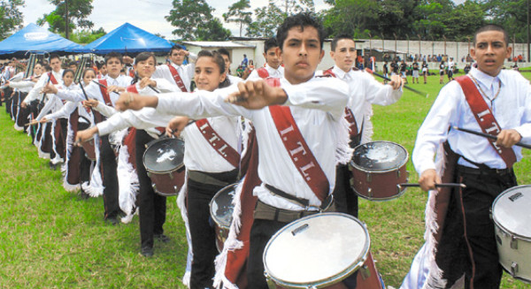 Bandas marciales: fiesta de redobles y premios