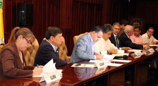 Alcalde de San Pedro Sula firma alianzas con universidades