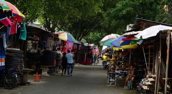 Reducen tamaño de puestos de venta para habilitar calles