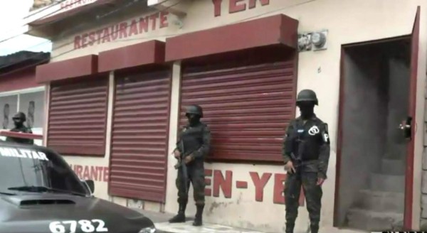 Allanan restaurante de comida china en busca de droga