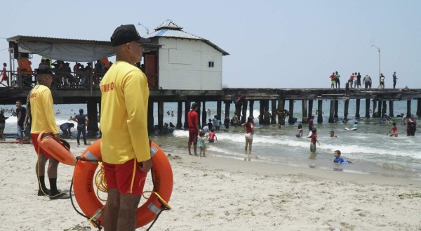 Veraneantes inundan Tela y todas las playas caribeñas