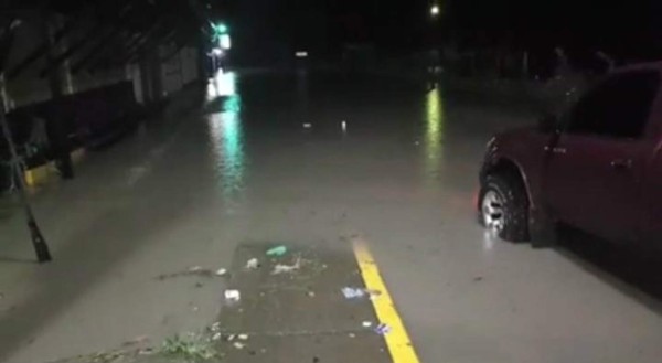 Siguatepeque amanece inundada tras fuertes lluvias