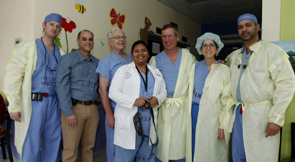 Brigada devuelve sonrisa a pacientes