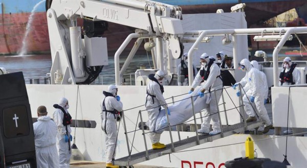 La imagen de migrantes muertos en el Mediterráneo que conmueve al mundo