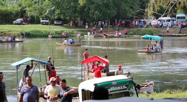 'Cayuqueros” salen beneficiados por caída de puente en Santa Rita