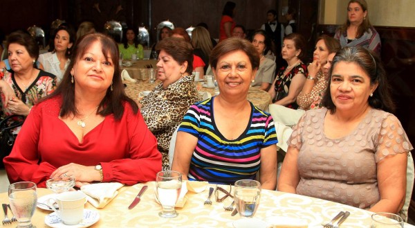 Grupo Ayuda celebra su cuarto desayuno solidario