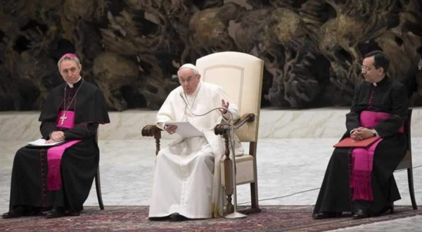 El Papa pide a los países mayor compromiso para eliminar el comercio de armas