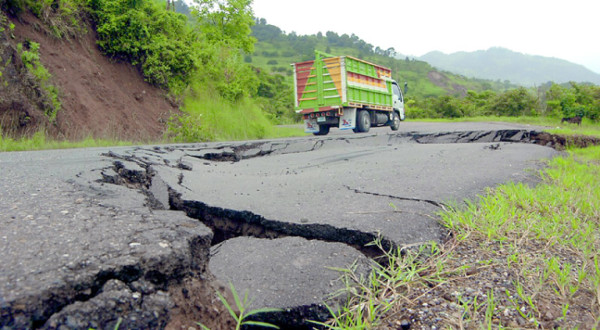 Deslave sepulta dos caseríos