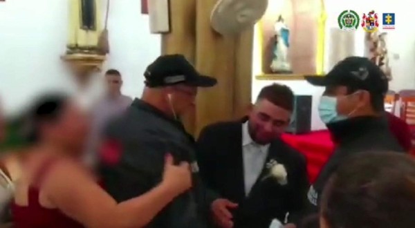 VIDEO: Narco colombiano es capturado cuando iba a contraer matrimonio