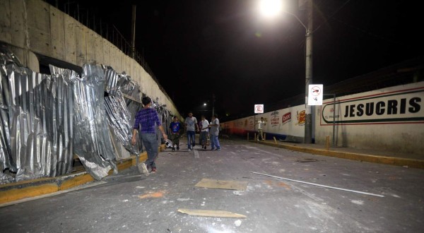 Video: La bestial pelea entre las barras del Motagua y Olimpia