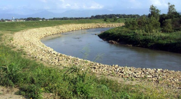 Refuerzan tramos de alto riesgo en los ríos Chamelecón y Ulúa