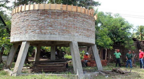 Con tanque evitarán escasez de agua para 500 pobladores de Villanueva