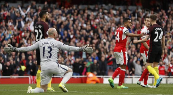 Arsenal y Manchester City empataron en un vibrante partido