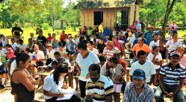 Los miembros de las comunidades de La Mosquitia fueron capacitados sobre el manejo forestal sostenible.