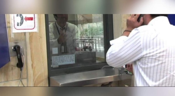 Cae al presentar papeles falsos en la embajada de EUA  