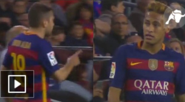 Video: El tenso encontronazo entre Neymar y Jordi Alba