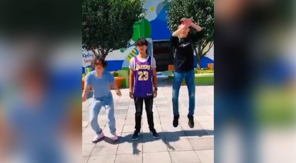 Estudiantes crean campaña contra el reto viral de Tik Tok, 'Rompe cráneo' o 'Cráneo roto'